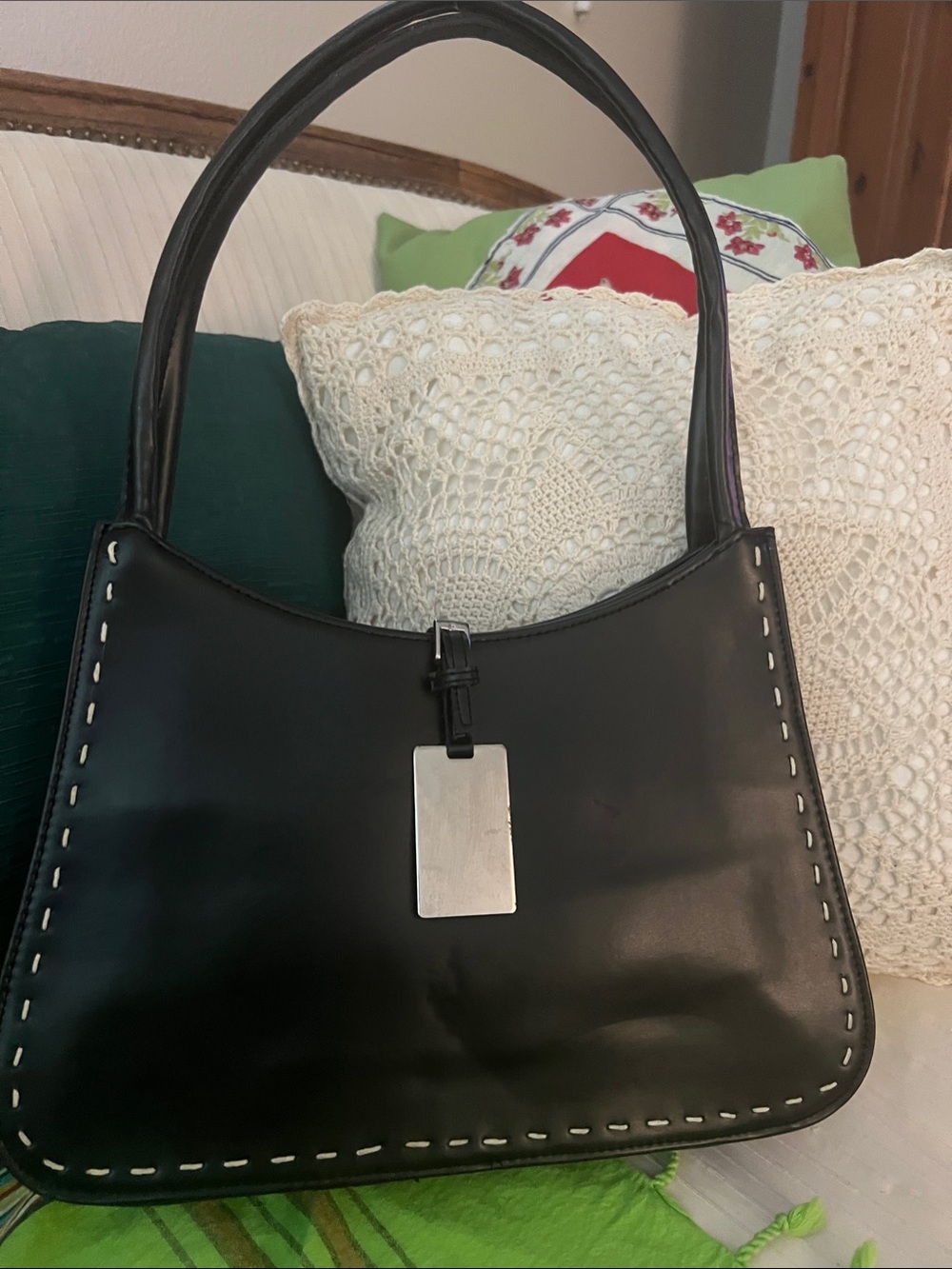 Classic Black Shoulder Bag W/Silver Magnetic Closure Plate Accent